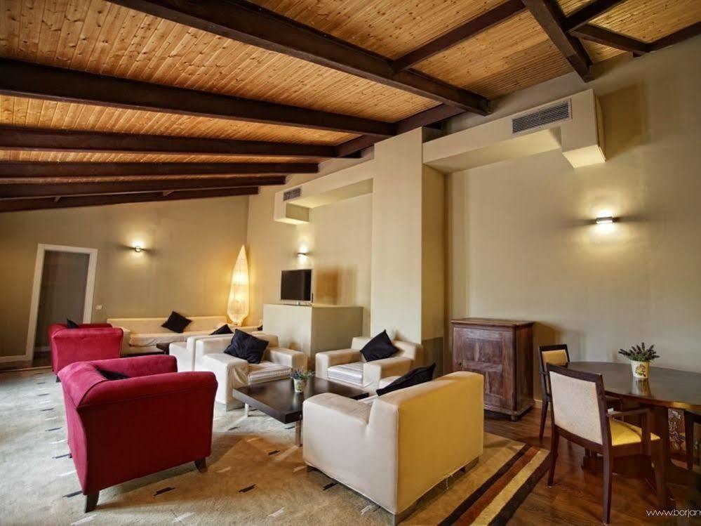 Posada La Casona De Valbuena Valbuena De Duero Esterno foto